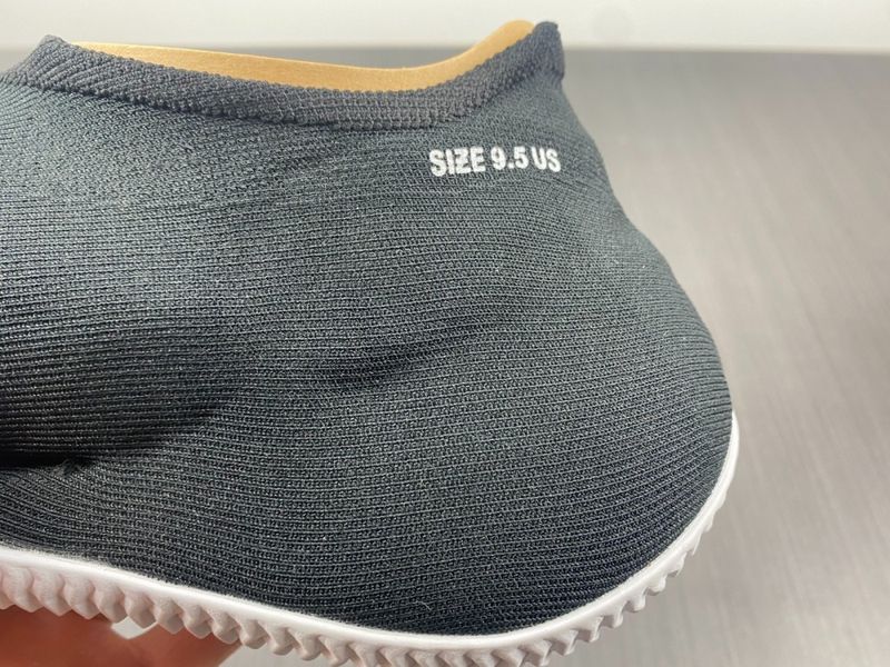 【Free shipping】Yeezy Knit Runner Black GW5354