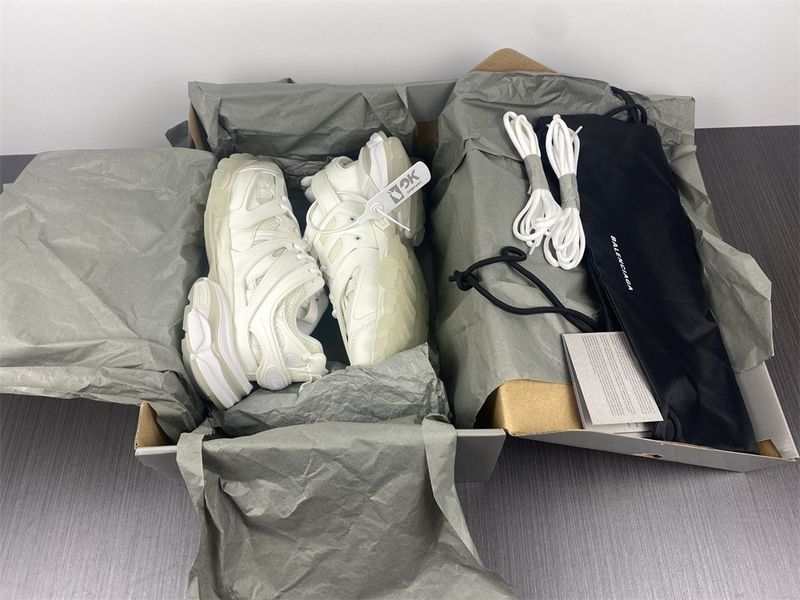 B*alenciaga Track White  542436W3CR19000