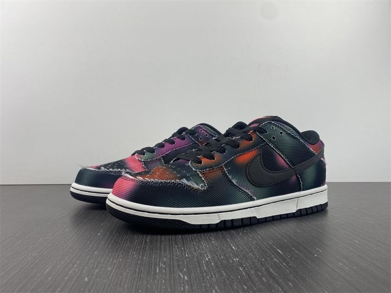 Dunk Low Graffiti Pink  DM0108-002