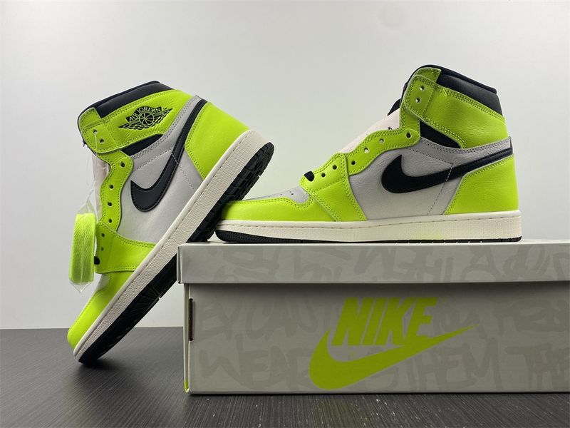 Air Jordan 1 Retro High OG Visionaire 555088-702