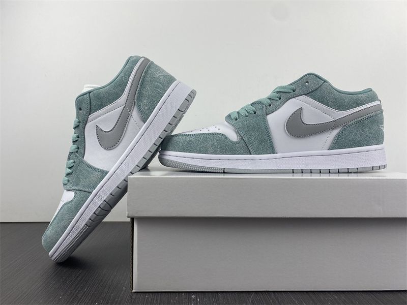 Air Jordan 1 Low SE New Emerald DN3705-301