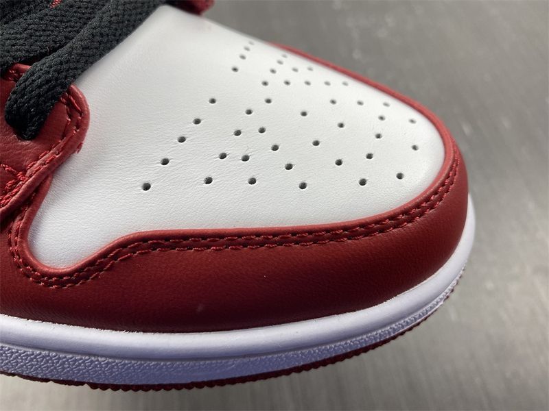 Air Jordan 1 Low Bulls 53558-163