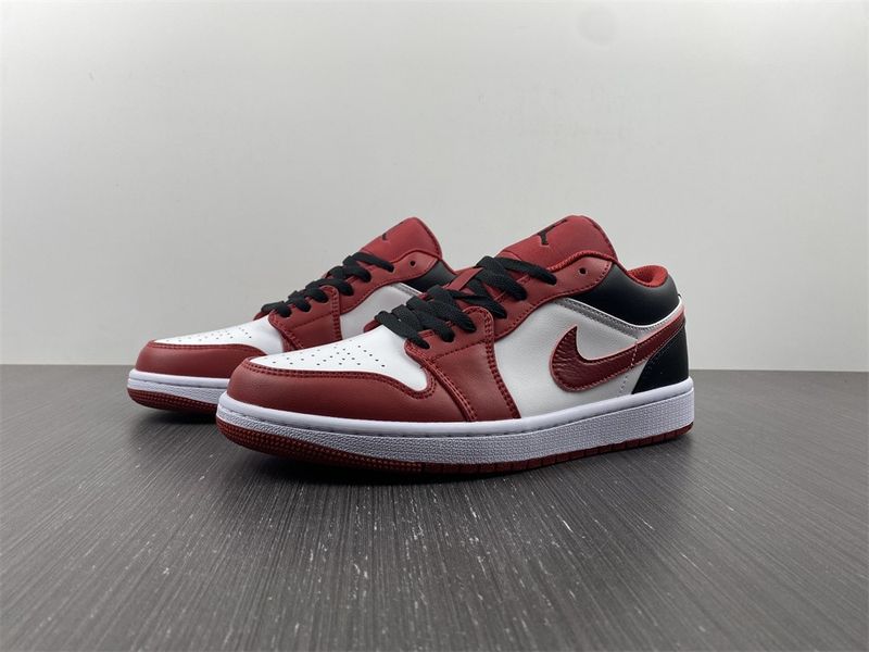 Air Jordan 1 Low Bulls 53558-163