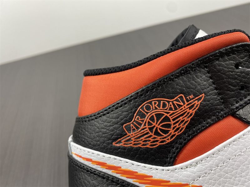Air Jordan 1 Mid Zig Zag  DN4929-100