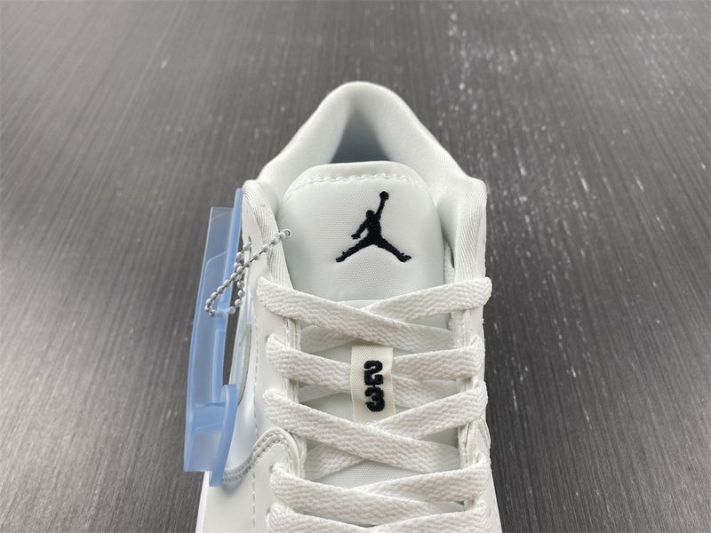Air Jordan 1 Low UV