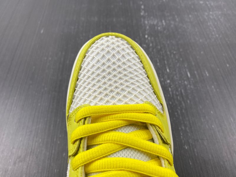 Dunk SB Low Bettie DX5933-900