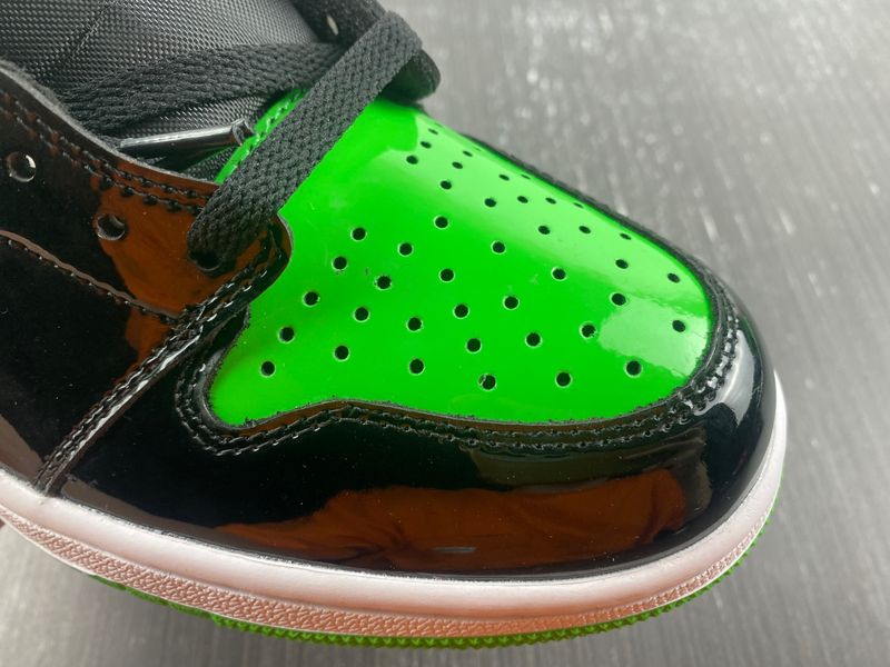 Air Jordan 1 Pine Green 555088-030