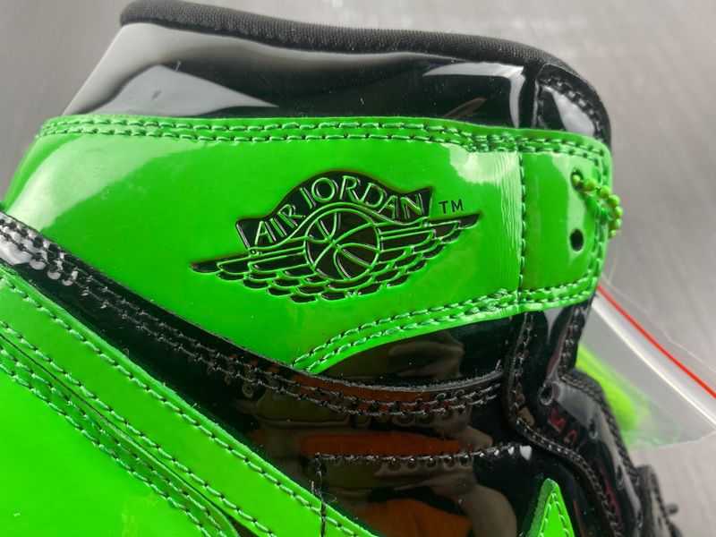 Air Jordan 1 Pine Green 555088-030