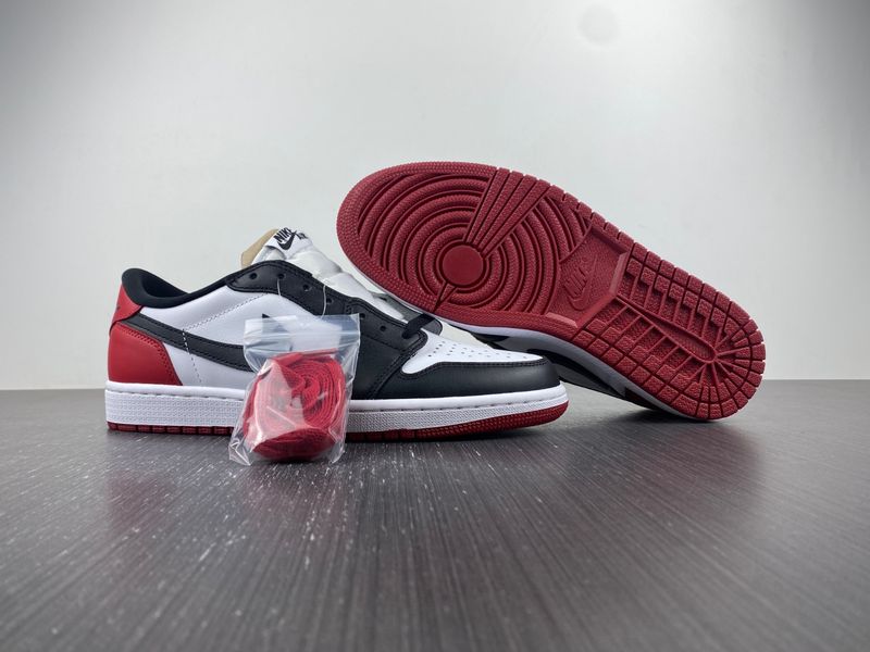 Air Jordan 1 Low Retro Black Toe 555088-125