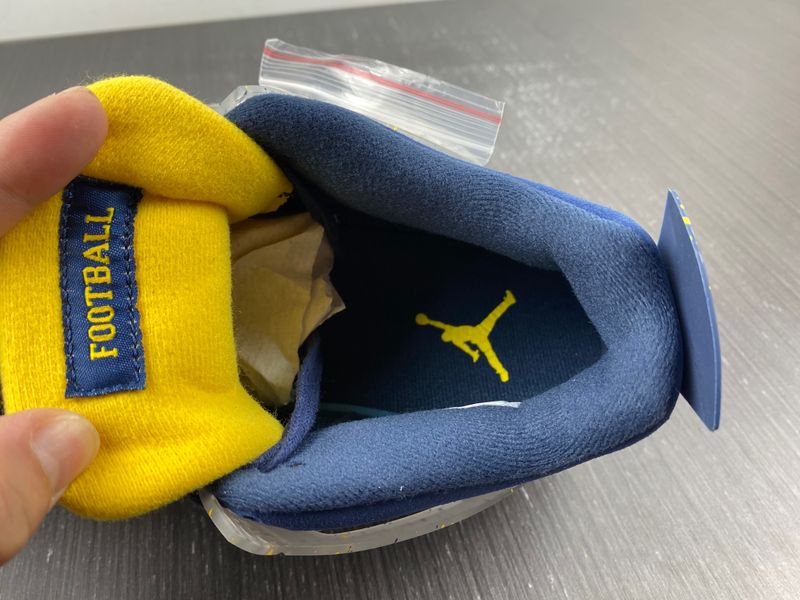Air Jordan 4 Retro Michigan (PE)  AJ4-1036660