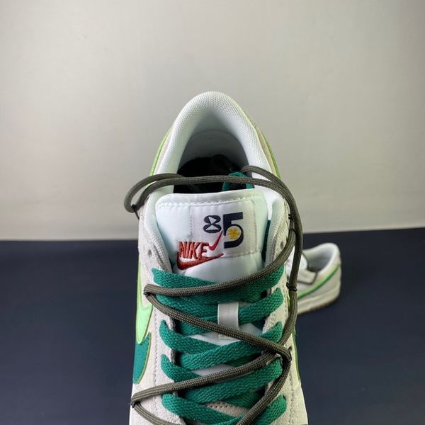 Dunk Low SE 85 Double Swoosh DO9457-100