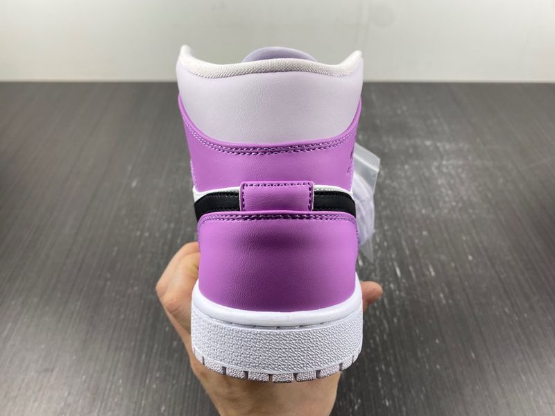 Air Jordan 1 Mid SE DC9517-600