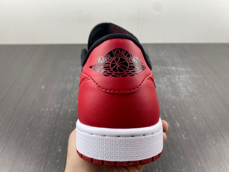 Air Jordan 1 Retro Low Bred  705329-001