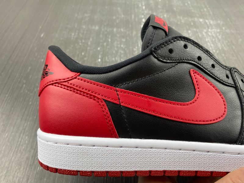 Air Jordan 1 Retro Low Bred  705329-001