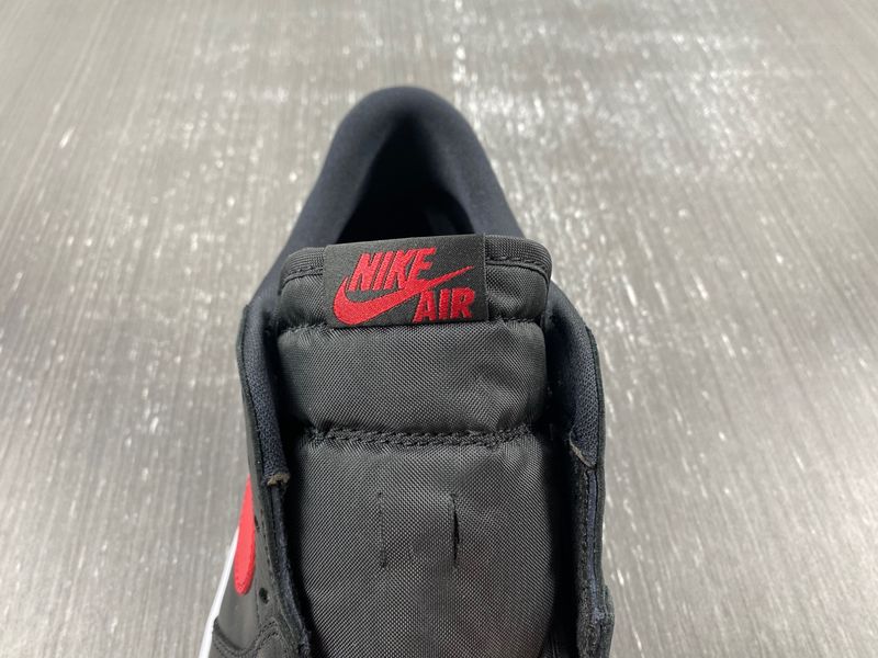 Air Jordan 1 Retro Low Bred  705329-001