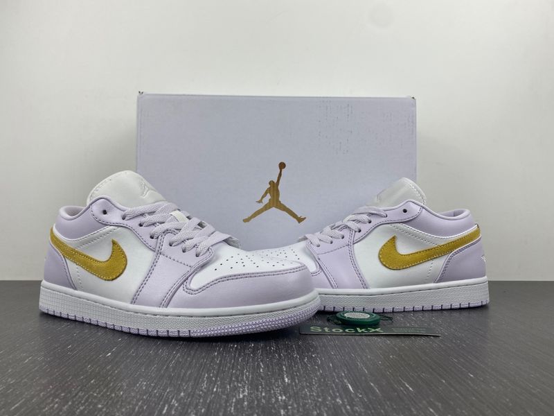 Air Jordan 1 Low Barely Grape  DC0774-501