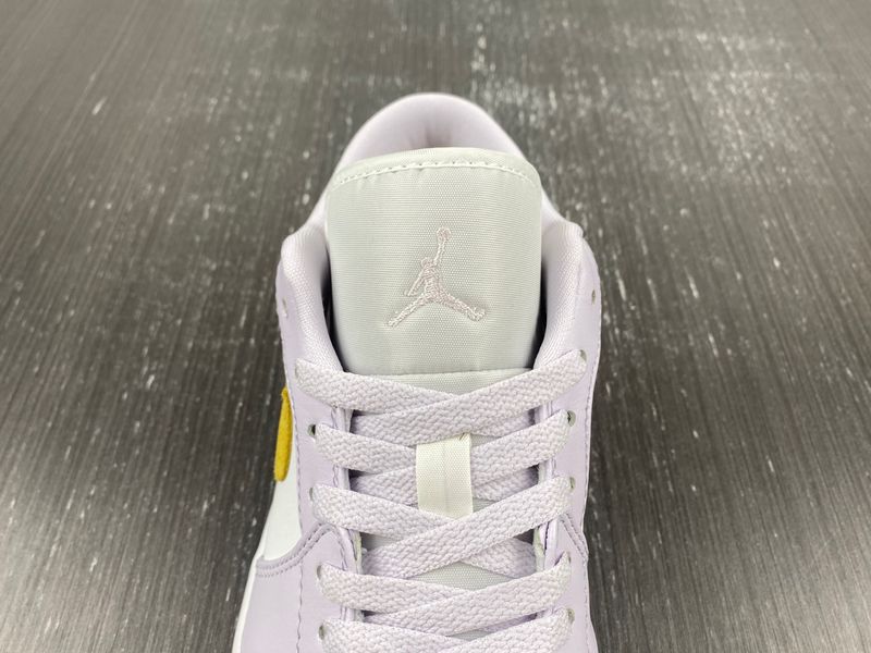 Air Jordan 1 Low Barely Grape  DC0774-501