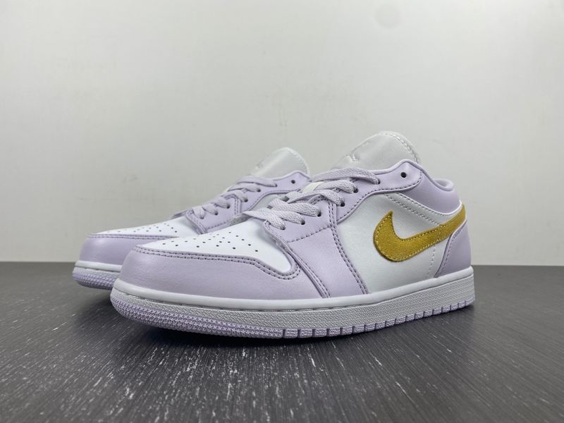 Air Jordan 1 Low Barely Grape  DC0774-501