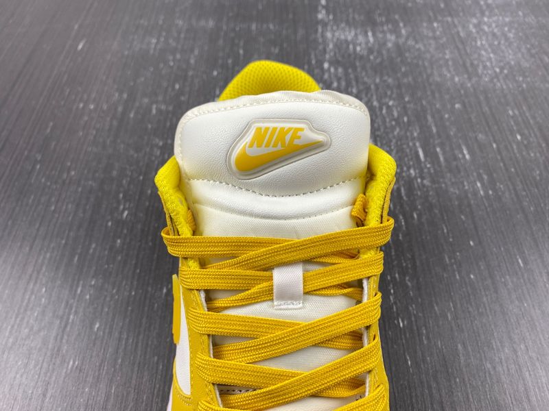 Dunk Low Twist Vivid Sulfur DZ2794-100