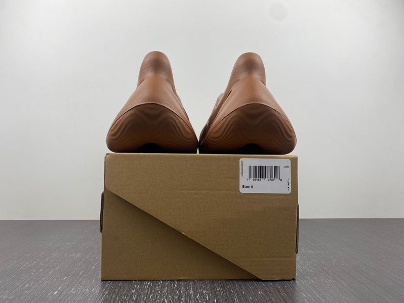 Yeezy Foam Runner Clay Red  HP5335