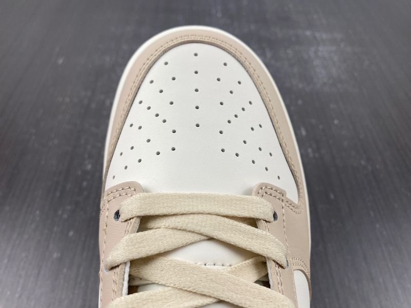 Dunk Low Phantom Metallic Gold  DX5930-001