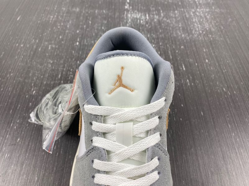 Air Jordan 1 Low DC0774-189