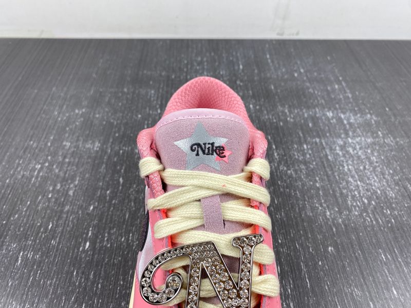 Dunk Low LX Barbie  FN8927-621