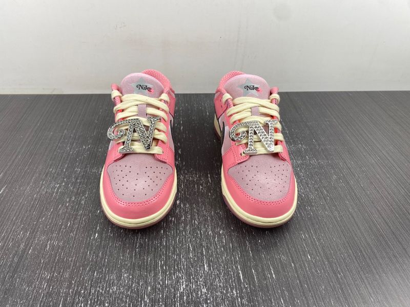 Dunk Low LX Barbie  FN8927-621