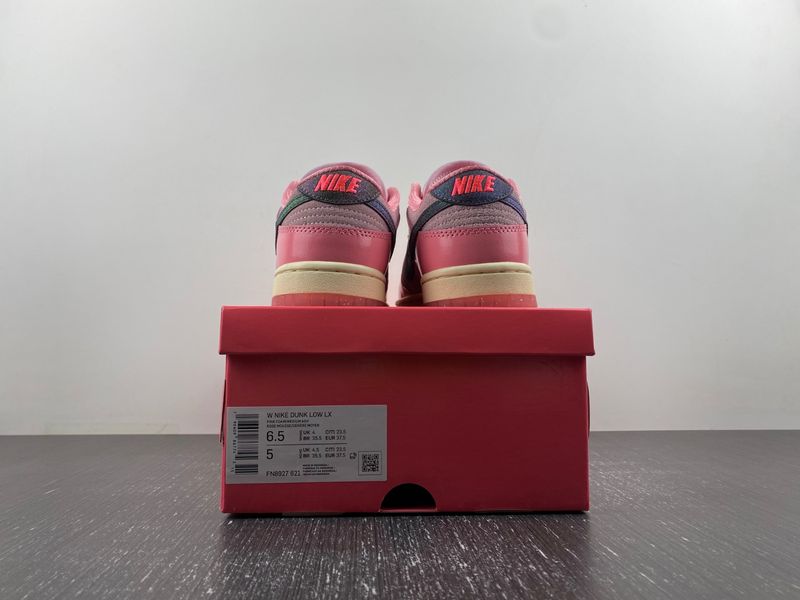 Dunk Low LX Barbie  FN8927-621