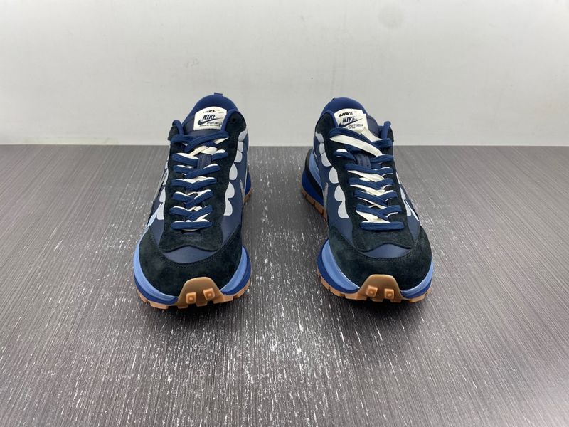 VaporWaffle Tour Blue sacai DD1875-700