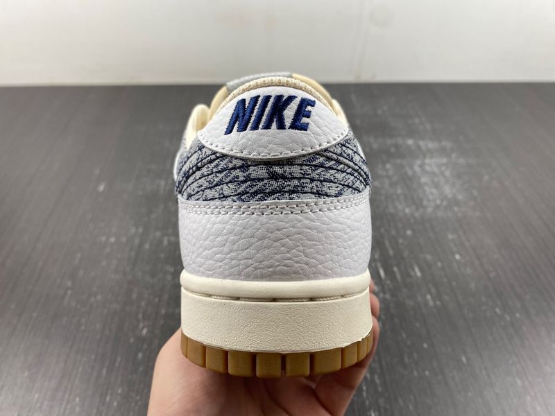Dunk Low New Americana Washed Denim FN6881-100