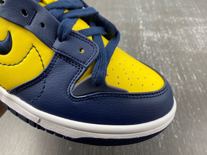Dunk Low Disrupt 2 Michigan  DV4024-400