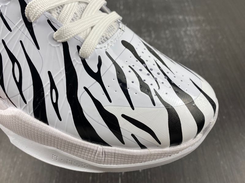 Kobe 5 Protro 5 Zebra DB4796-004