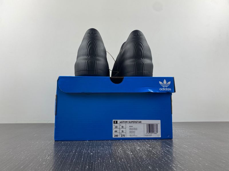 adiFOM Superstar Triple Black  GZ2619
