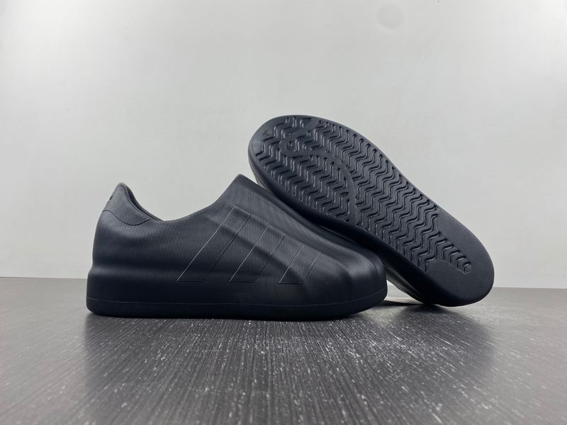 adiFOM Superstar Triple Black  GZ2619