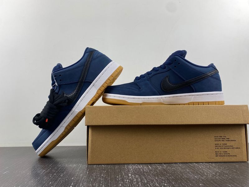 SB Dunk Low Navy Black Gum  CW7463-401