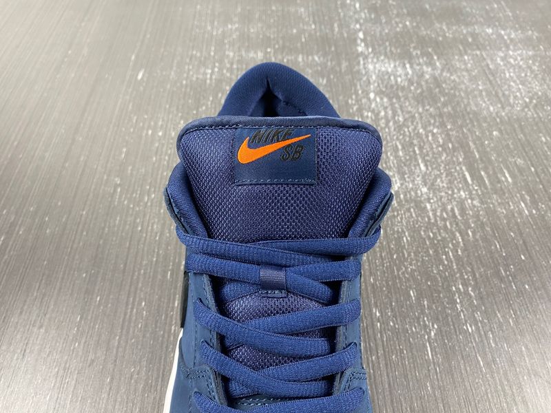 SB Dunk Low Navy Black Gum  CW7463-401