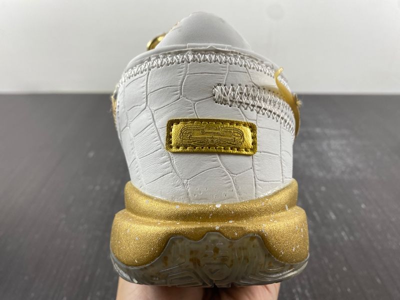 LeBron 20 Gold DJ5422-002