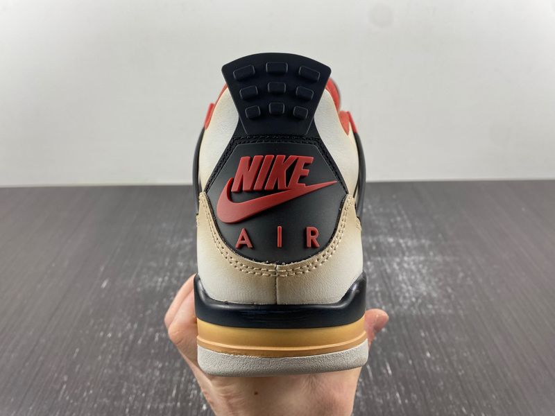 Air Jordan 4 Pokemon Charizard AQ9129-105