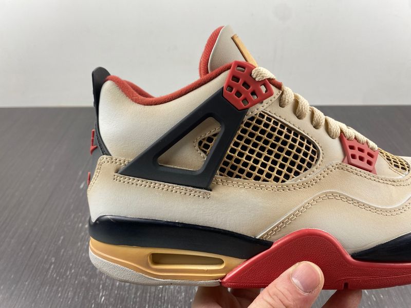 Air Jordan 4 Pokemon Charizard AQ9129-105