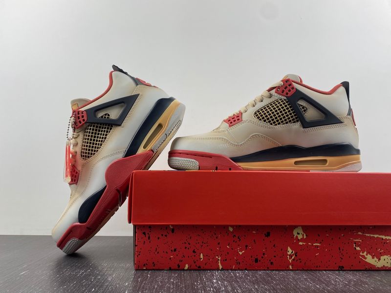 Air Jordan 4 Pokemon Charizard AQ9129-105