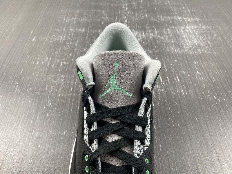Air Jordan 3 Retro Green Glow CT8532-031