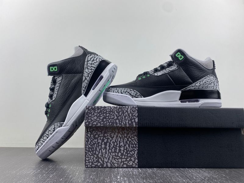 Air Jordan 3 Retro Green Glow CT8532-031