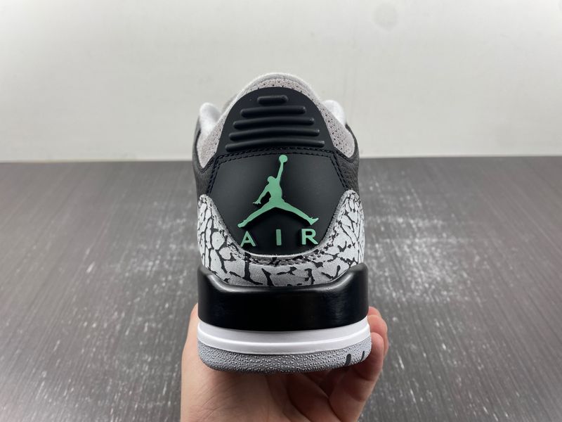 Air Jordan 3 Retro Green Glow CT8532-031