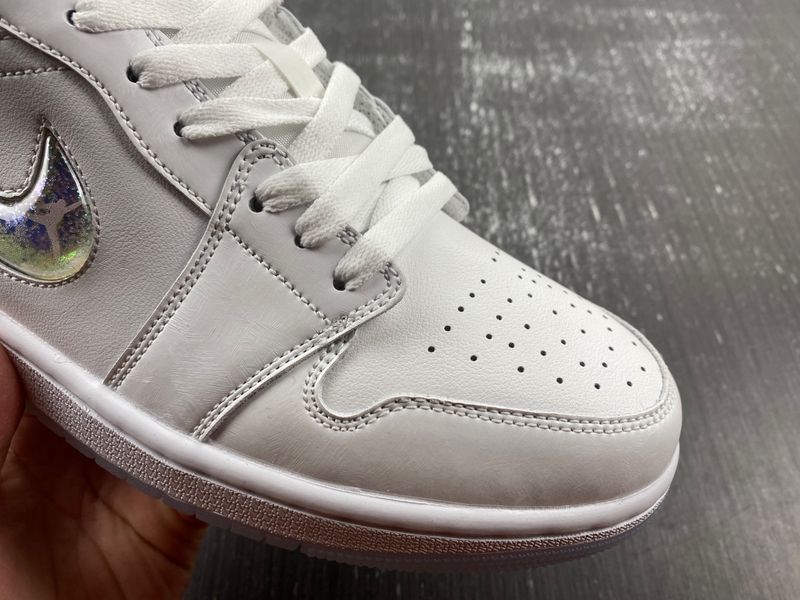 Air Jordan 1 Low Sliver Swoosh FQ9112-100