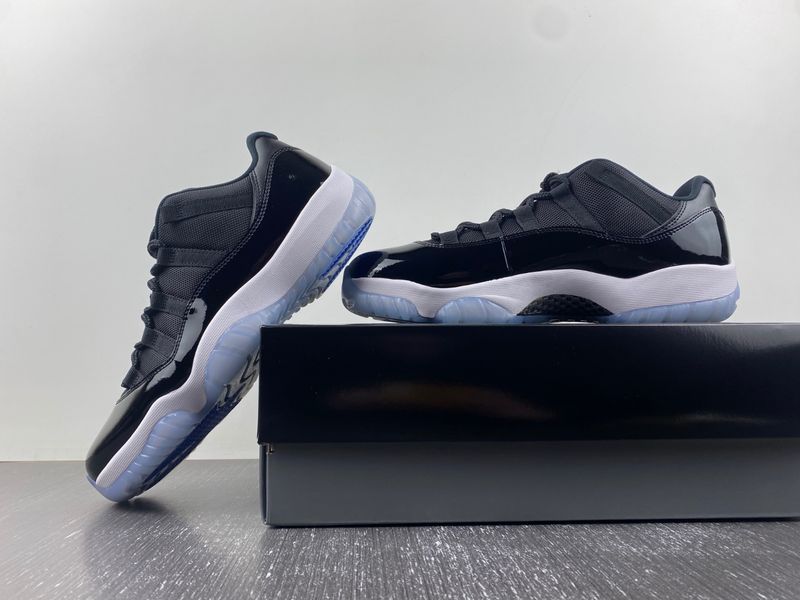Air Jordan 11 Low Space Jam FV5104-004