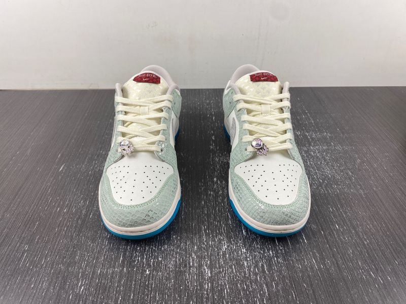 Dunk Low LX Year of the Dragon FZ5065-111