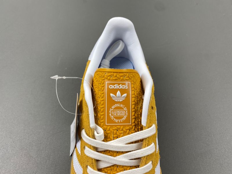 Gazelle Indoor Orange Peel White  HQ8716