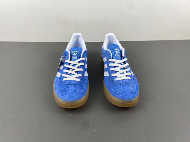 Gazelle Indoor Blue Fusion Gum HQ8717