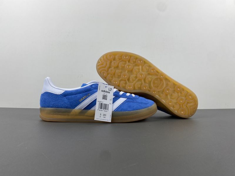 Gazelle Indoor Blue Fusion Gum HQ8717